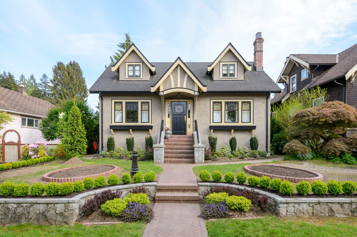 Foundation Planting 16 Best Foundation Plants & Design Ideas