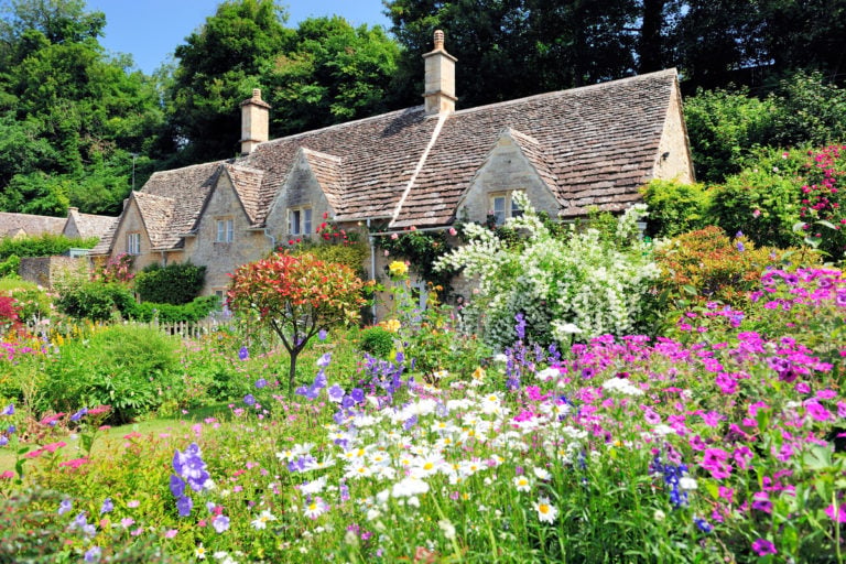 9 Cottage Garden Design Ideas To Add A Bit Of Whimsy To Your Backyard